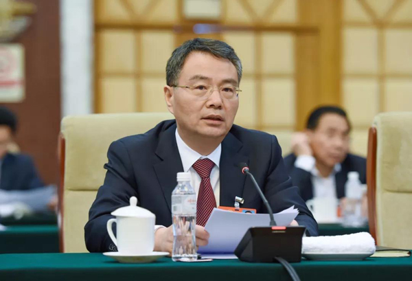 關(guān)注油耗子、公路三亂、從業(yè)資格證!徐冠巨代表講出心聲